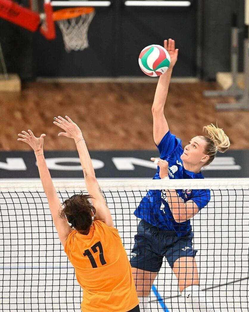 轮番冲击的, 仍难以招架 轮番冲击的, 仍难以招架