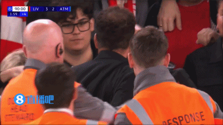 有人辱骂, 出现时, 他很有好处 有人辱骂, 出现时, 他很有好处